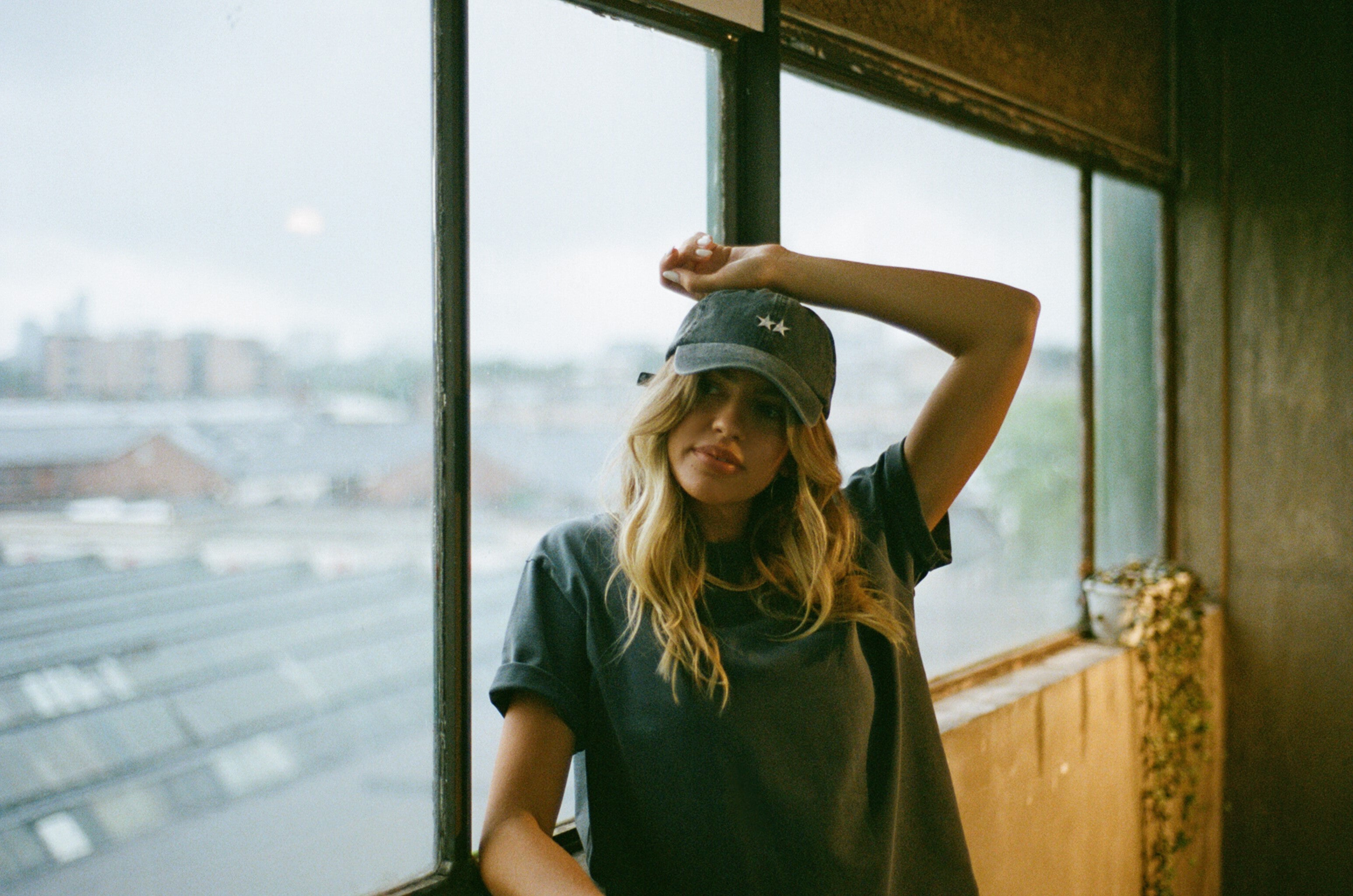 Joey Short Sleeve Tee / Washed Blue